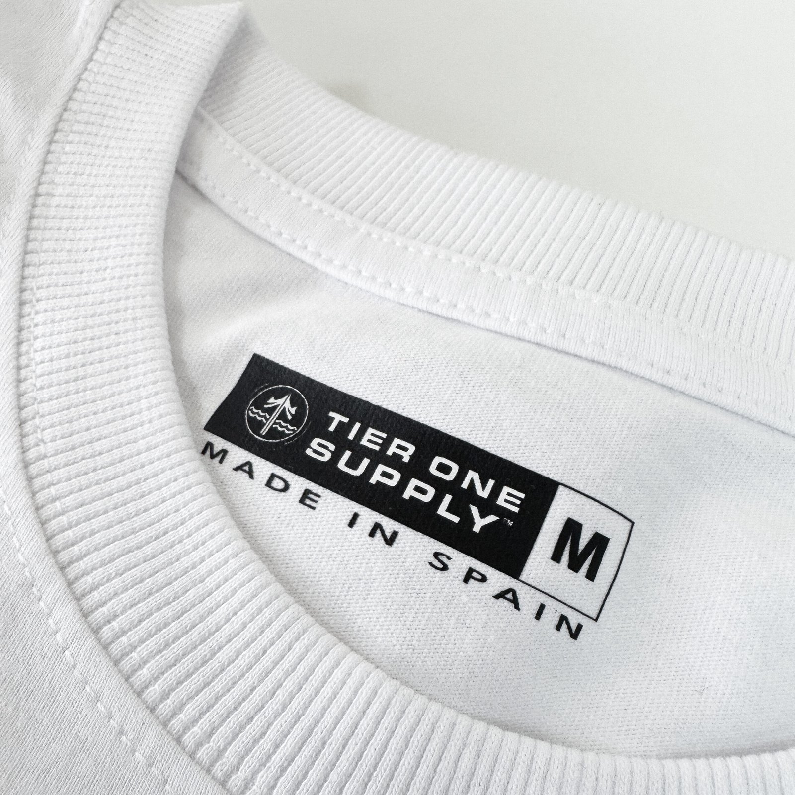 Camiseta Oversize Tier One Supply Blanca - Edición Limitada - Image 7