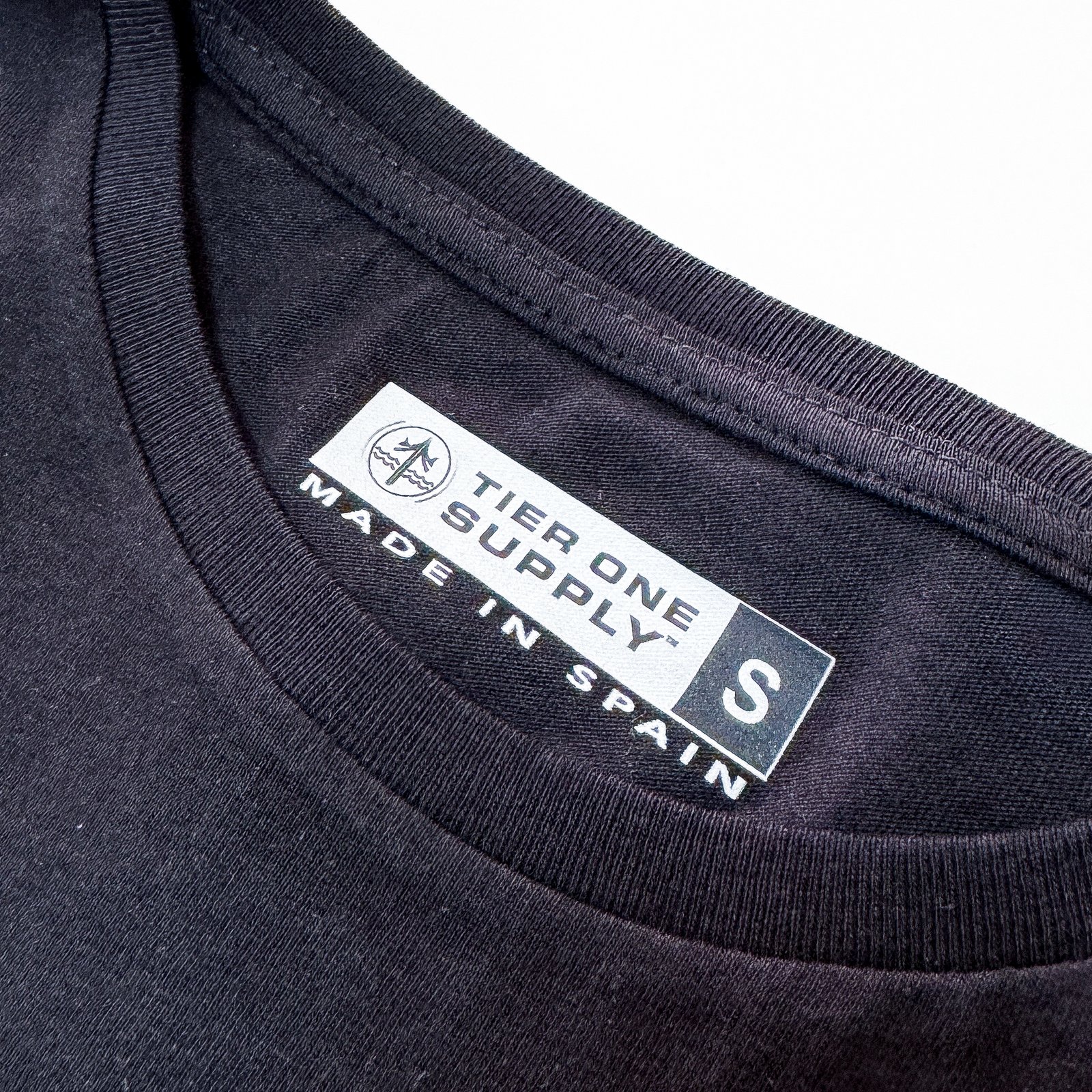 Camiseta Mujer Tier One Supply Negra - Algodón Orgánico Premium - Image 6